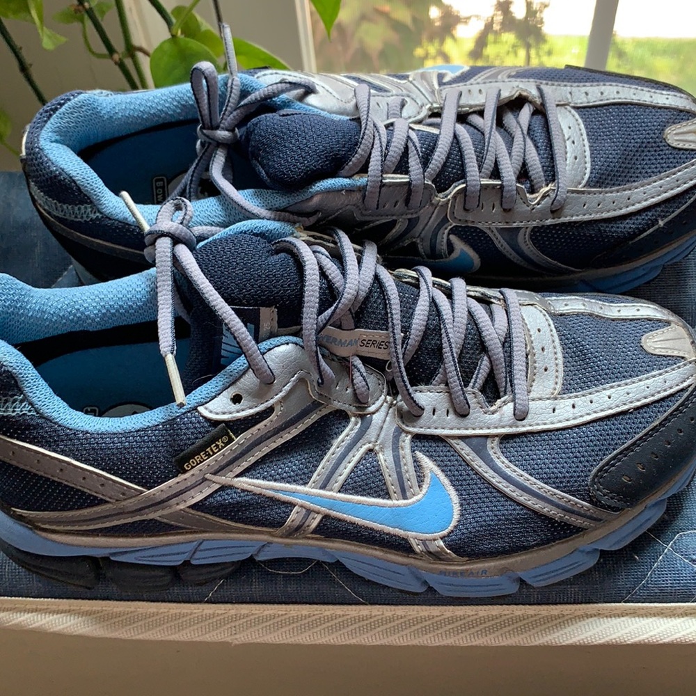 Hiking Sneakers